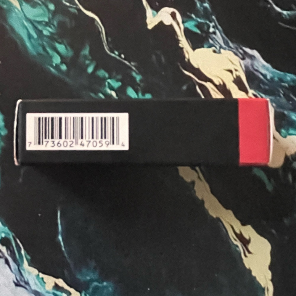 NIB MAC Versicolour Varnish Cream Lip Stain in STUCK IN LOVE❤️ - Picture 7 of 7